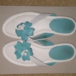 Lands' End flip-flops with clip-on flowers!